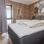 4 Bedroom Lovely In Hébergement de vacances *