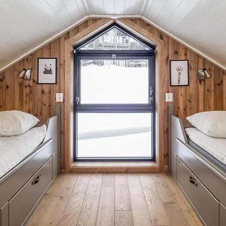 펜션 4 Bedroom Lovely In *
