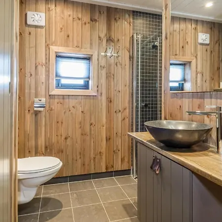 4 Bedroom Lovely In * Øyer